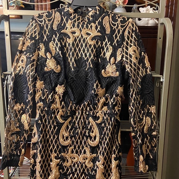 Bodycon Sequins Dress with back out - Picture 3 of 4